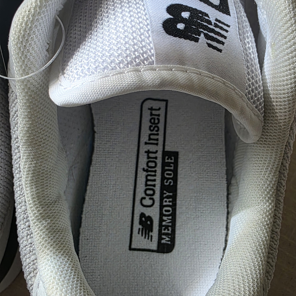 New Balance 311 V2 White Running Shoes W/irridecent logo BRAND NEW NWT UNWORN - Picture 7 of 10